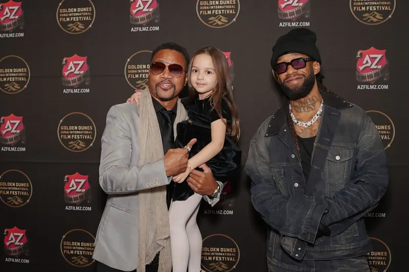 Golden Dunes 2025 — family on the carpet